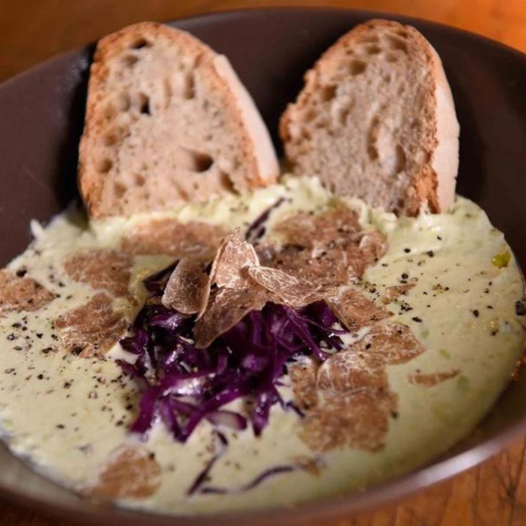 Gorgonzola Dolce DOP mit Trüffel – La Bottega del Tartufo Gorgonzola Dolce DOP mit Trüffel – La Bottega del Tartufo