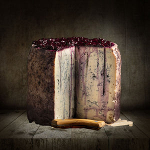 Blu dell'Orso - buffalo milk cheese with blueberry and chestnut honey 