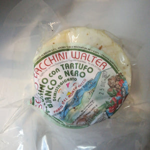 Pecorino-Käse aus Schafsmilch mit Trüffel